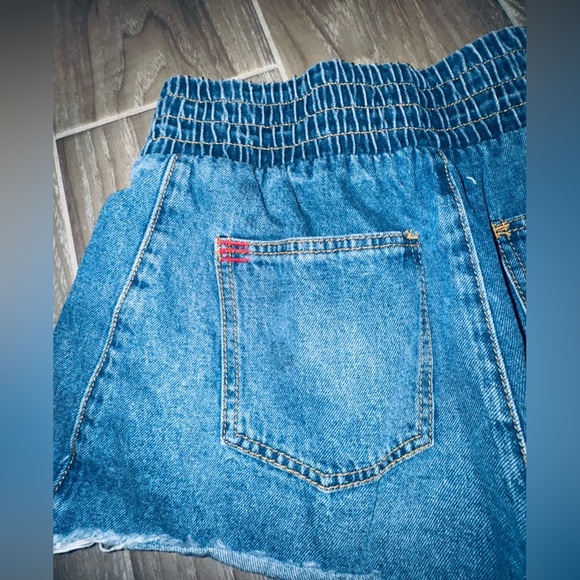BDG BY URBAN OUTFITTERS PULL ON HIGH WAISTED DENIM BOXER SHORTS SIZE SMALL - Picture 7 of 12